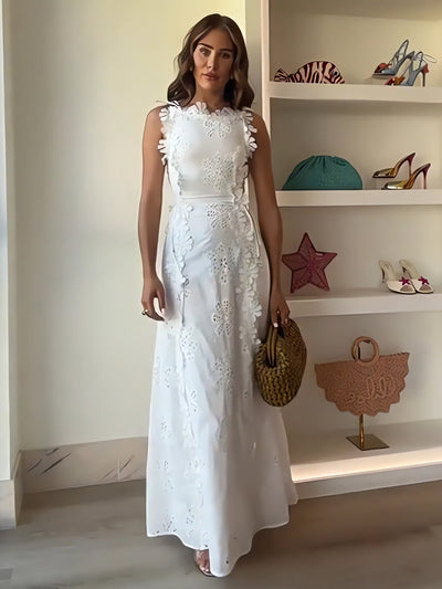 Éliora – Long dress with straps and lace pattern