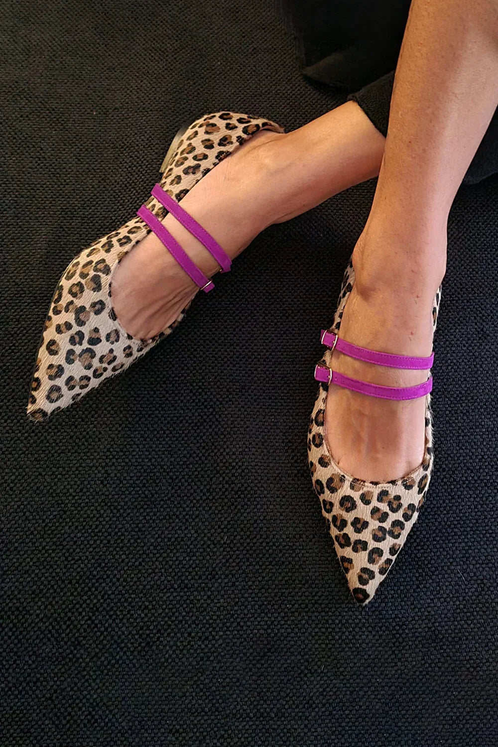 LEOPARD-PRINT STRAP FLATS