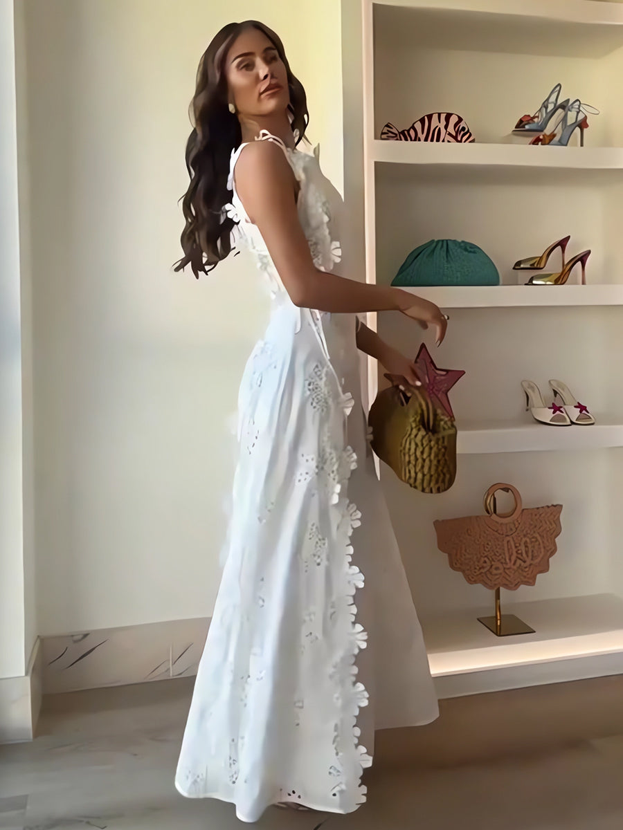 Éliora – Long dress with straps and lace pattern