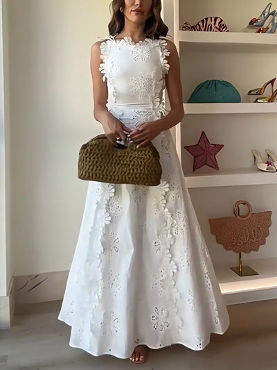 Éliora – Long dress with straps and lace pattern