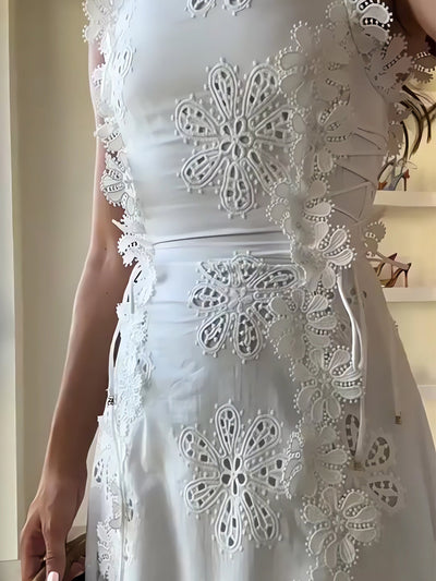 Éliora – Long dress with straps and lace pattern